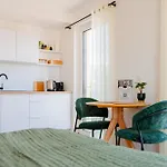 Hestlehomes - Stadtvilla Leine - Parking, Zentral & Oepnv Nah 아파트 *