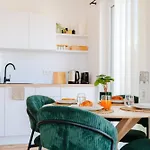 Hestlehomes - Stadtvilla Leine - Parking, Zentral & Oepnv Nah 아파트