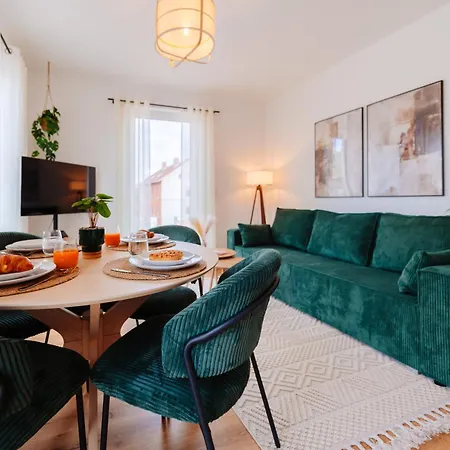 Apartment Hestlehomes - Stadtvilla Leine - Parking, Zentral & Oepnv Nah *